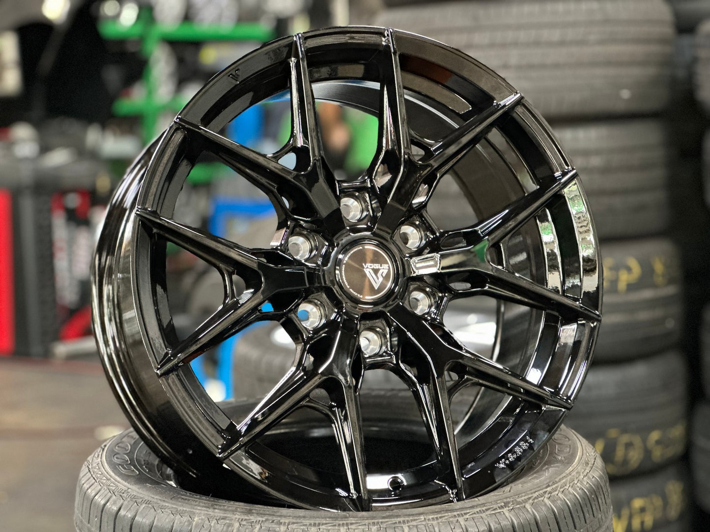 New 18X8.5 ET38 Vogue F02 Rim (4 wheel) Gloss Black 6X139.7