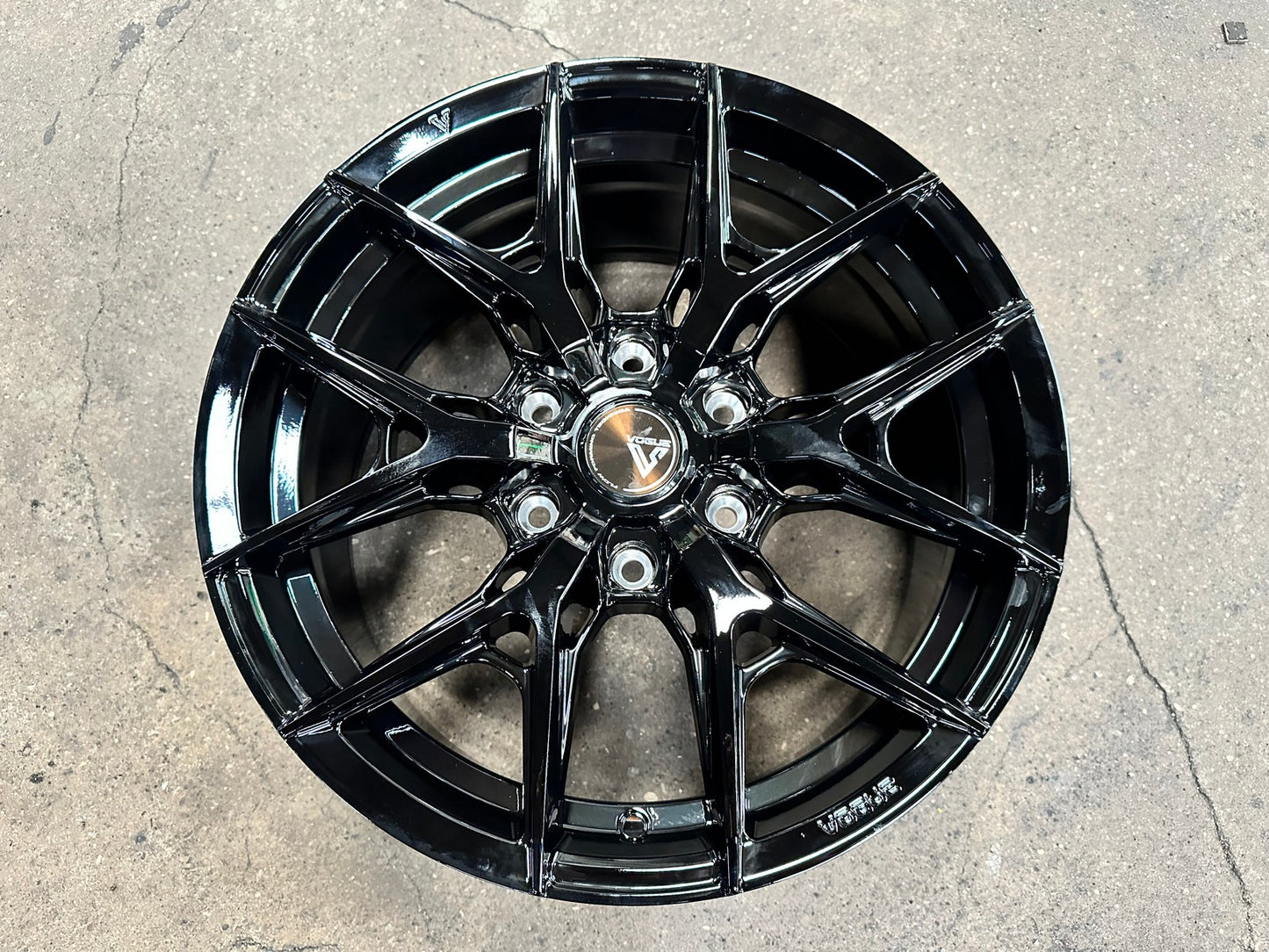 New 18X8.5 ET38 Vogue F02 Rim (4 wheel) Gloss Black 6X139.7