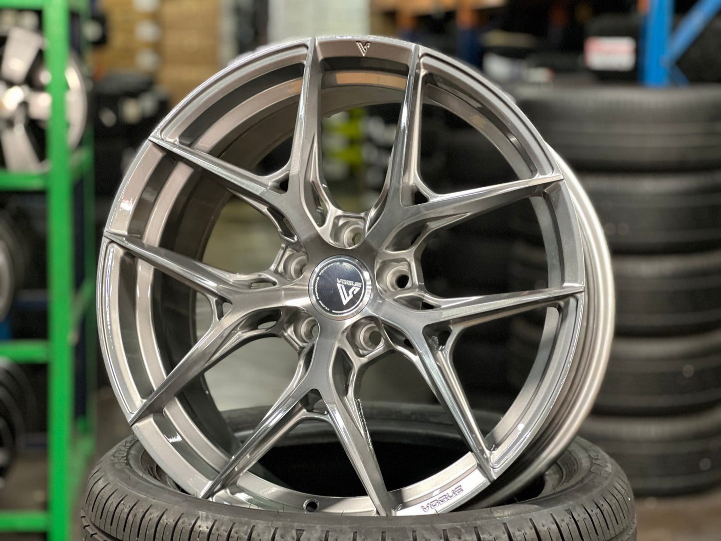 New 19X8.5 ET43 Vogue F02 Rim (4 wheel) Gloss Silver 5X114.3