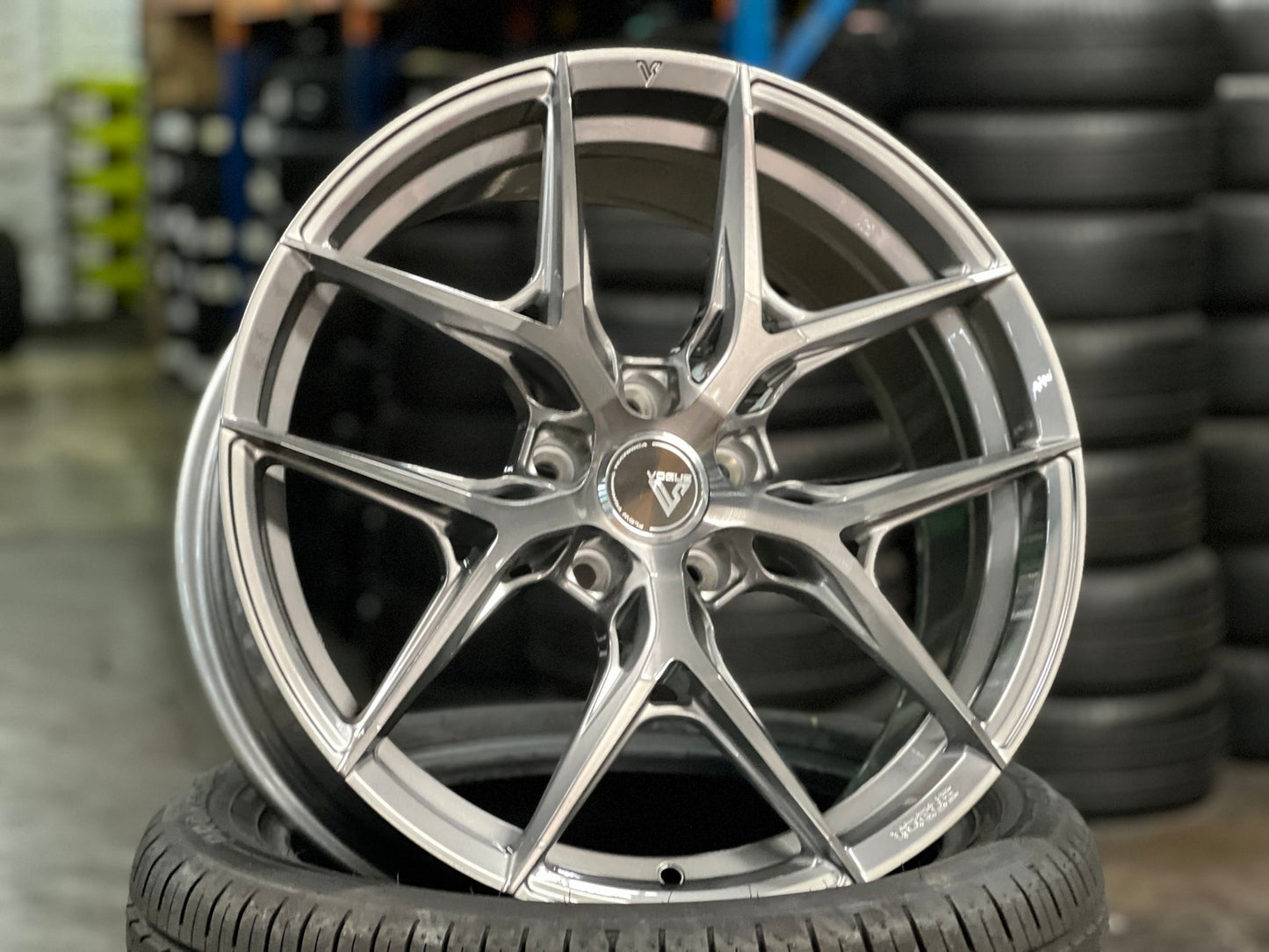 New 19X8.5 ET43 Vogue F02 Rim (4 wheel) Gloss Silver 5X114.3