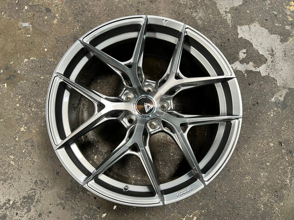 New 19X8.5 ET43 Vogue F02 Rim (4 wheel) Gloss Silver 5X114.3