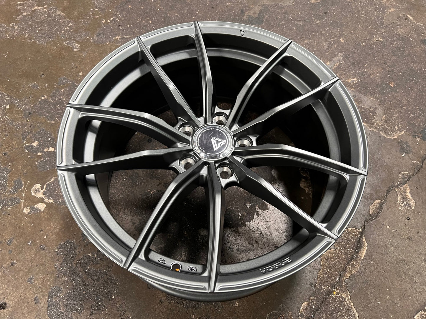 New 18X8.5 ET42 Vogue F03 Rim (4 wheel) Matt Gunmetal 5X114.3