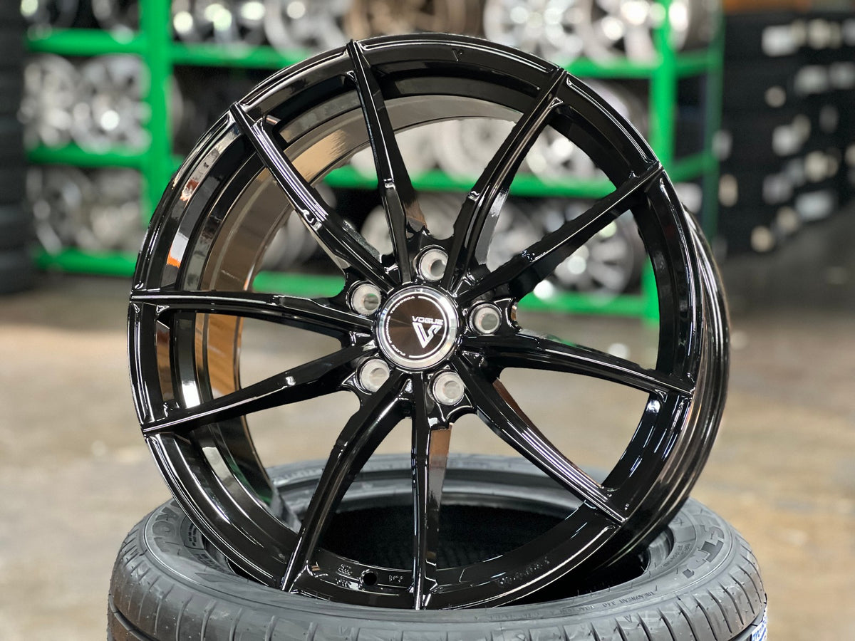 New 18X8.5 ET42 Vogue F03 Rim (4 wheel) Gloss Black 5X114.3