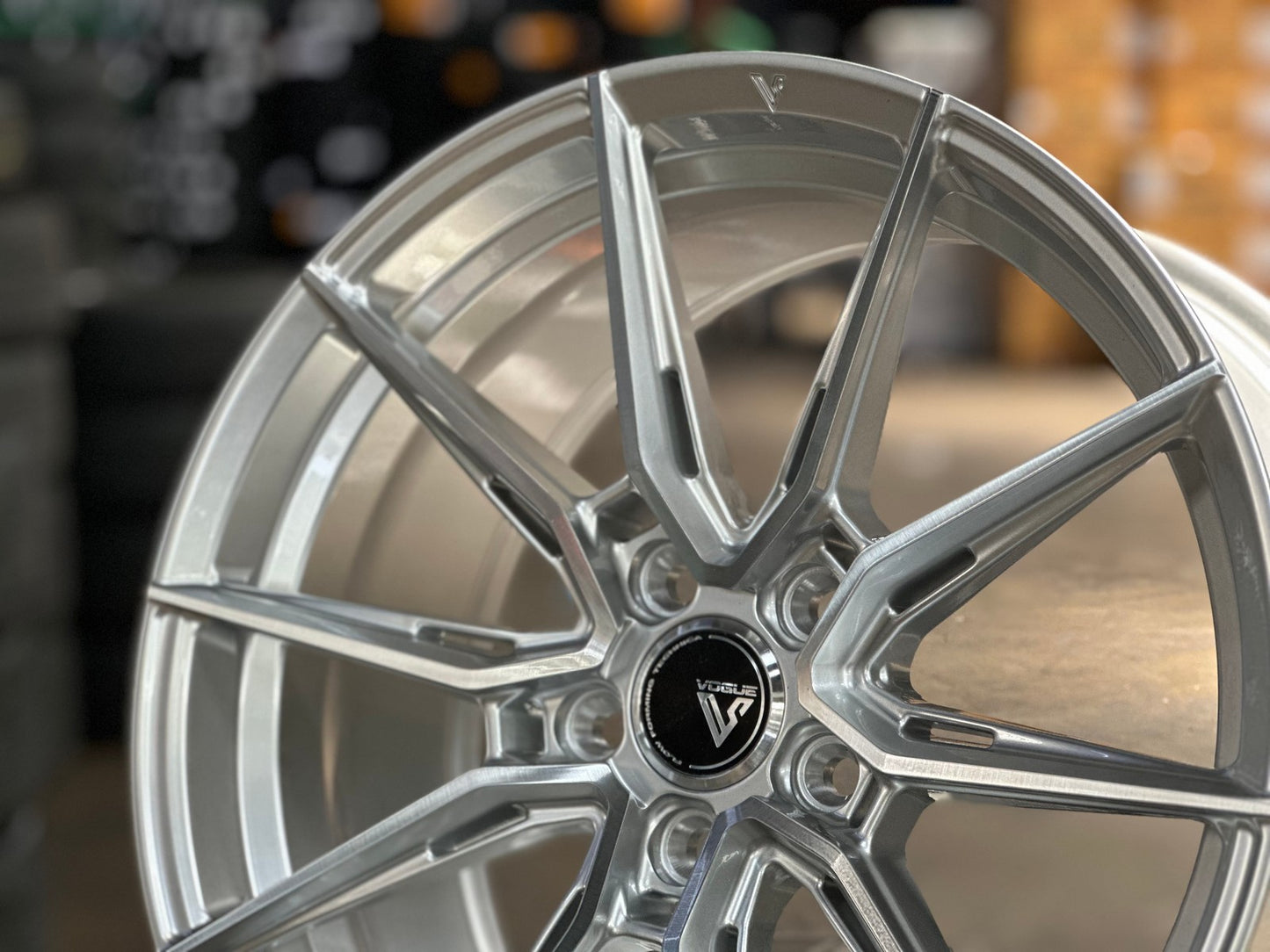 New 18X8.5 ET42 Vogue F06 Rim (4 wheel) Gloss Silver 5X112