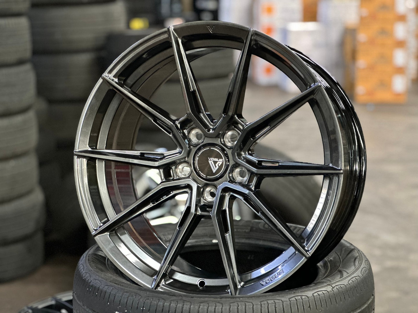 New 18X8.5 ET42 Vogue F06 Rim (4 wheel) Hyper Black 5X112