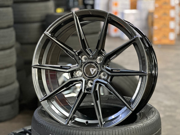 New 18X8.5 ET42 Vogue F06 Rim (4 wheel) Hyper Black 5X112