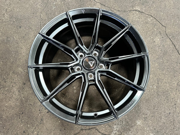 New 18X8.5 ET42 Vogue F06 Rim (4 wheel) Hyper Black 5X112