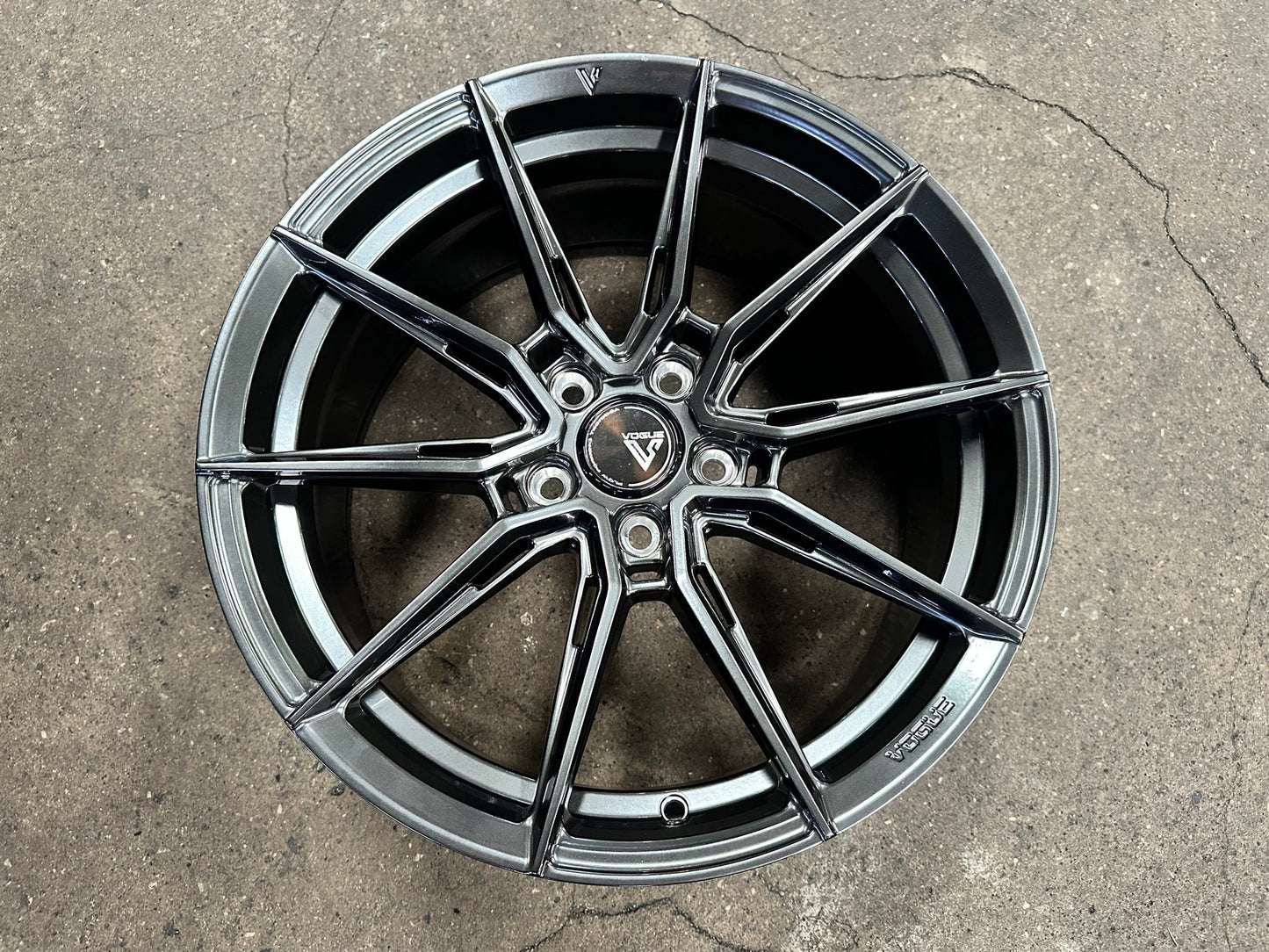 New 18X8.5 ET42 Vogue F06 Rim (4 wheel) Hyper Black 5X114.3
