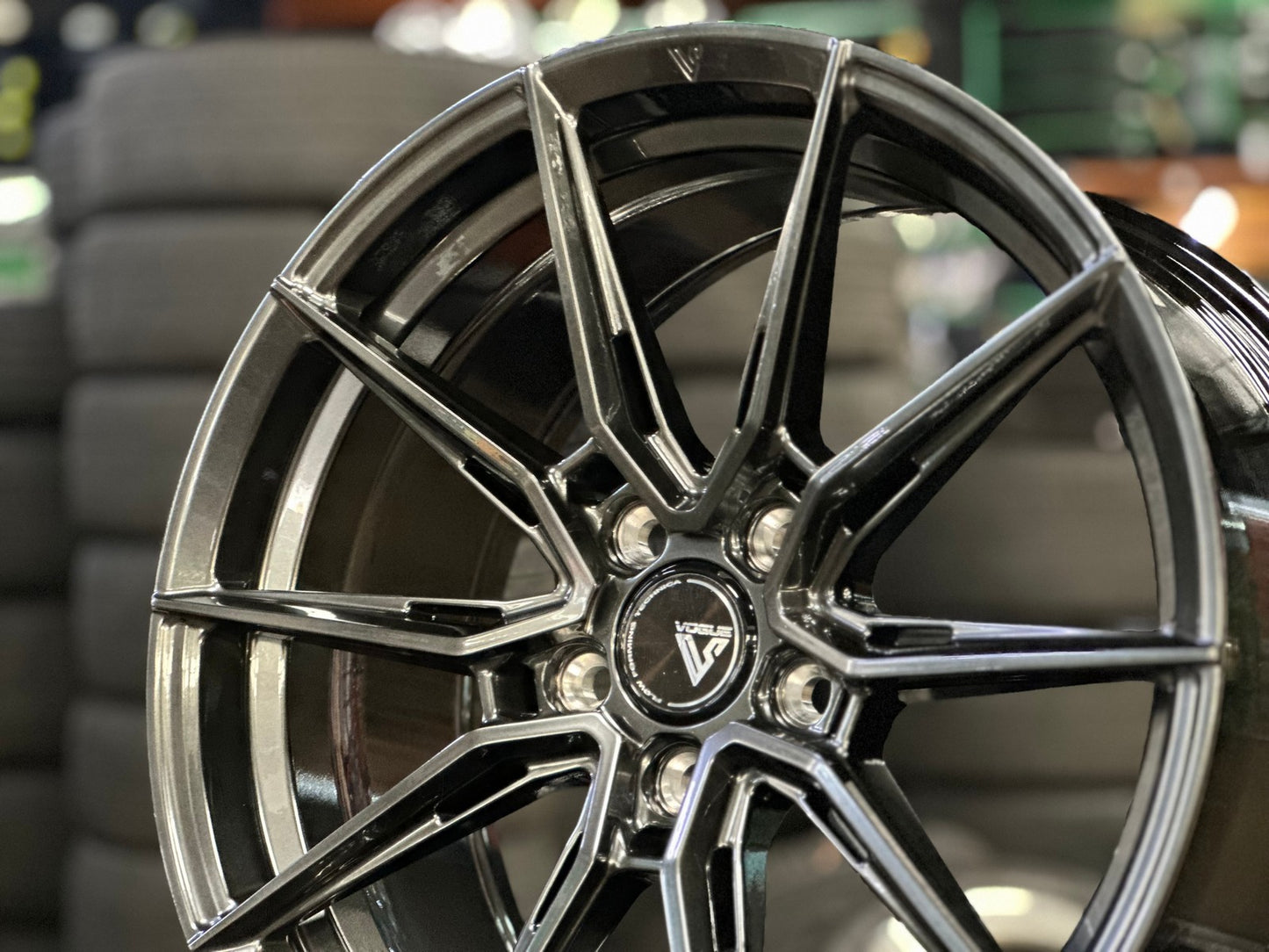 New 18X8.5 ET42 Vogue F06 Rim (4 wheel) Hyper Black 5X112