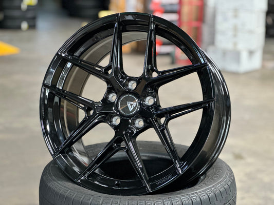 New 18X8.5 ET42 Vogue F08 Rim (4 wheel) Gloss Black 5X114.3