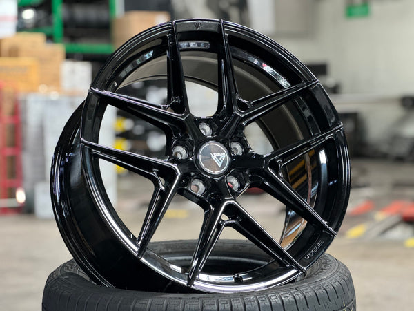 New 18X8.5 ET42 Vogue F08 Rim (4 wheel) Gloss Black 5X112