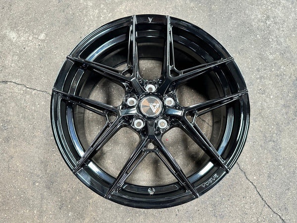 New 18X8.5 ET42 Vogue F08 Rim (4 wheel) Gloss Black 5X114.3