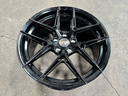 New 18X8.5 ET42 Vogue F08 Rim (4 wheel) Gloss Black 5X112