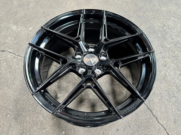 New 18X8.5 ET42 Vogue F08 Rim (4 wheel) Gloss Black 5X114.3