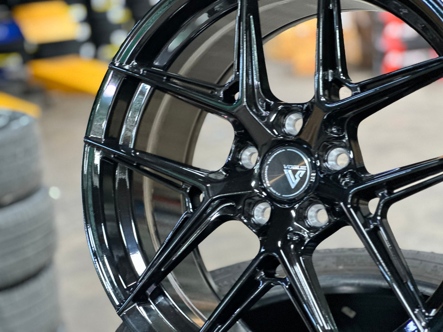 New 18X8.5 ET42 Vogue F08 Rim (4 wheel) Gloss Black 5X112