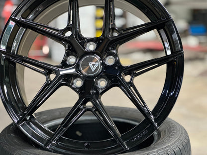 New 18X8.5 ET42 Vogue F08 Rim (4 wheel) Gloss Black 5X114.3