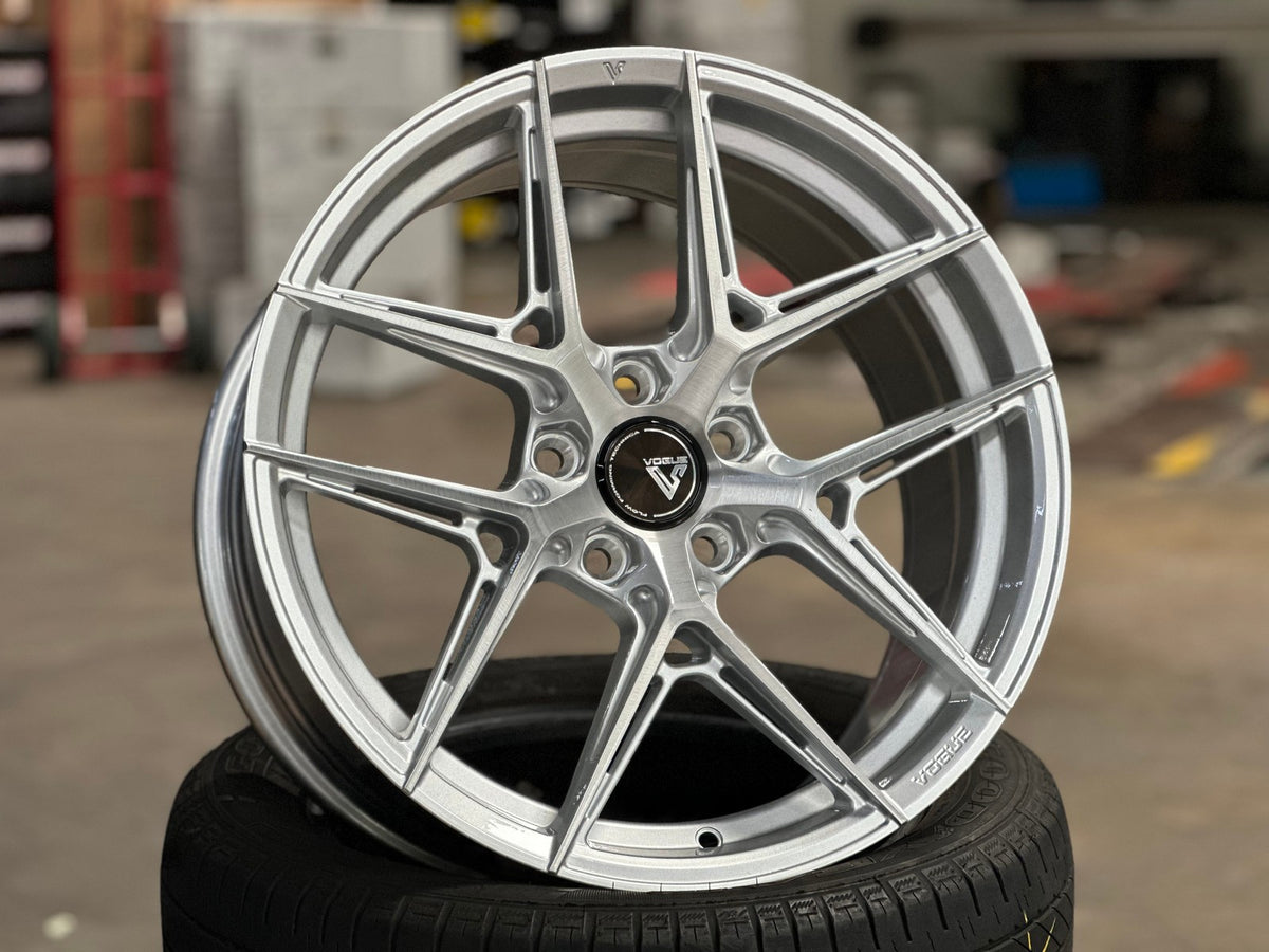 NEW 18X8.5 ET42 Vogue F08 Rim (4 wheel) Brushed Silver 5X114.3