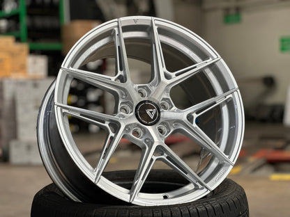 New 18X8.5 ET42 Vogue F08 Rim (4 wheel) Gloss Silver 5X114.3