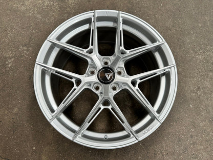 New 18X8.5 ET42 Vogue F08 Rim (4 wheel) Gloss Silver 5X114.3