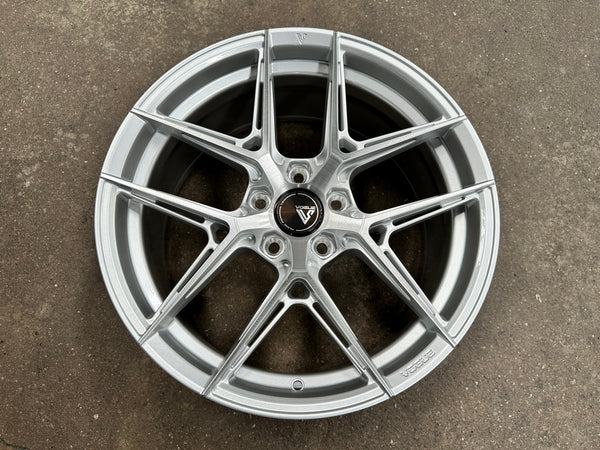 New 18X8.5 ET42 Vogue F08 Rim (4 wheel) Gloss Silver 5X114.3