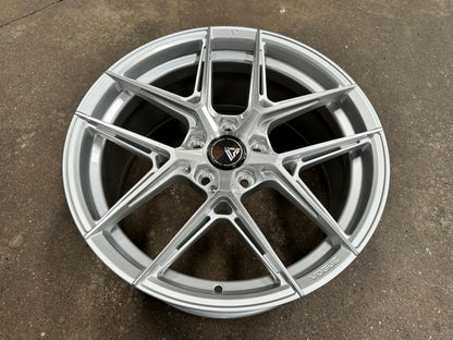 New 18X8.5 ET42 Vogue F08 Rim (4 wheel) Gloss Silver 5X112