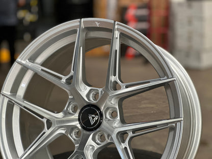 New 18X8.5 ET42 Vogue F08 Rim (4 wheel) Gloss Silver 5X114.3