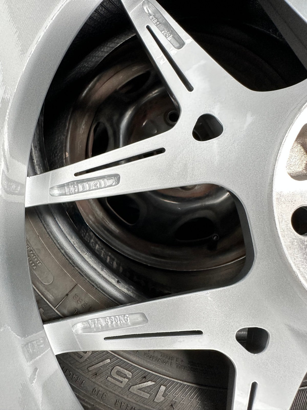 New 18X8.5 ET42 Vogue F08 Rim (4 wheel) Gloss Silver 5X112