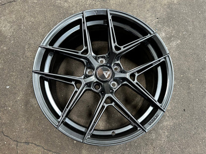 New 18X8.5 ET42 Vogue F08 Rim (4 wheel) Hyper Black 5X112
