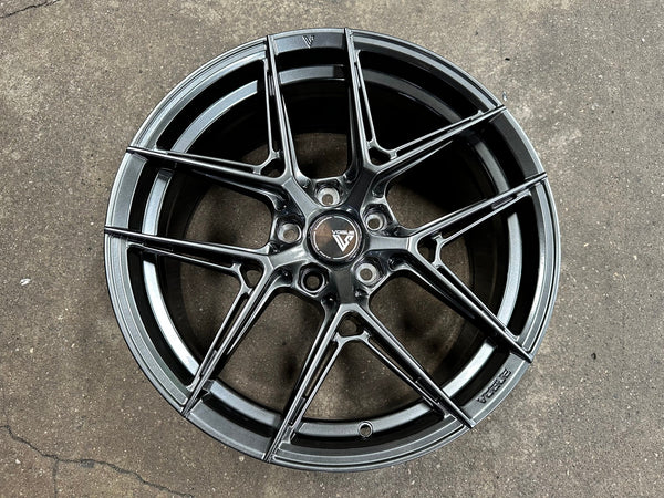 New 18X8.5 ET42 Vogue F08 Rim (4 wheel) Hyper Black 5X112