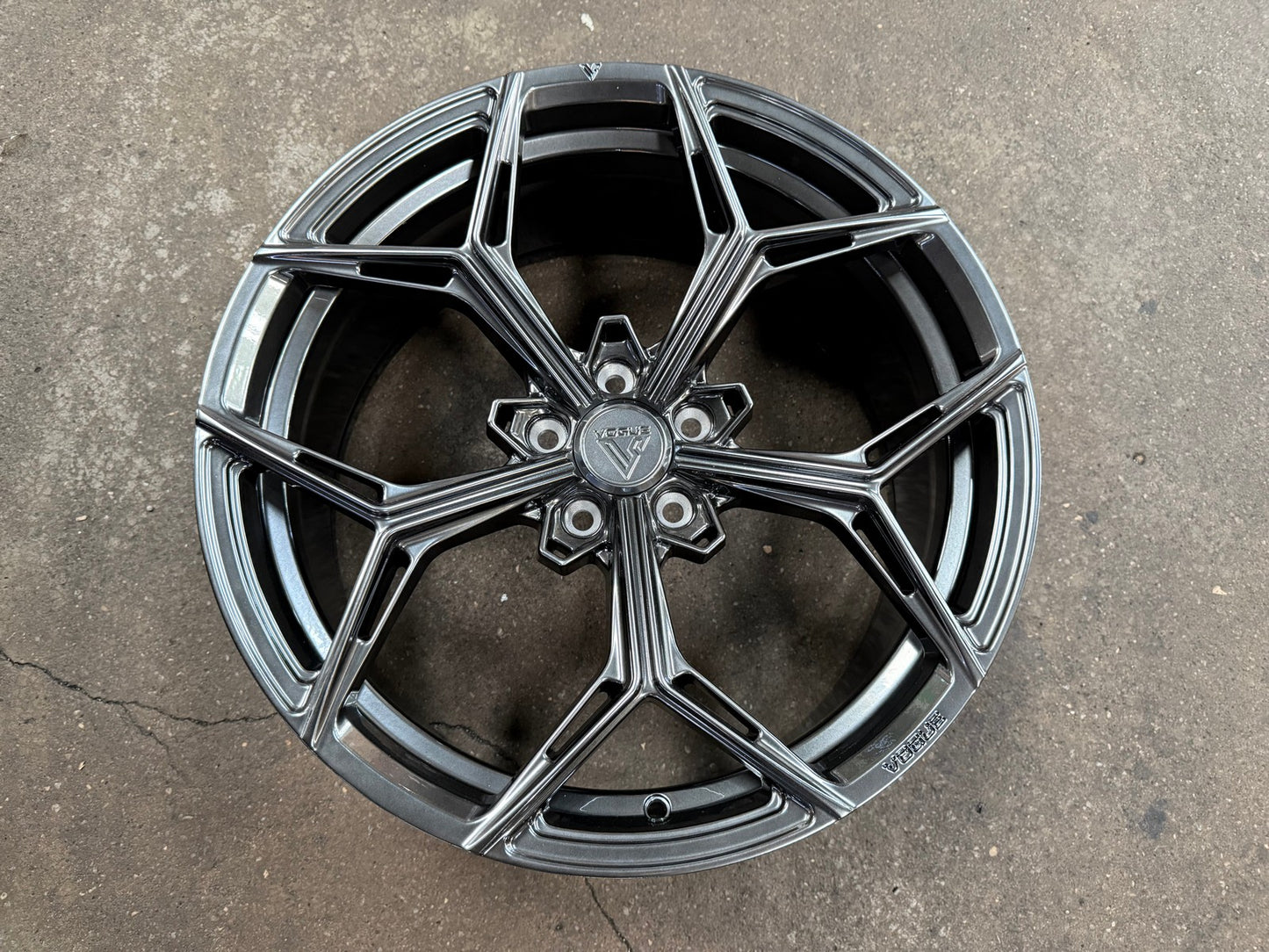 New 19X8.5 ET40 Vogue VWF 128 Rim (4 wheel) Hyper Black 5X108