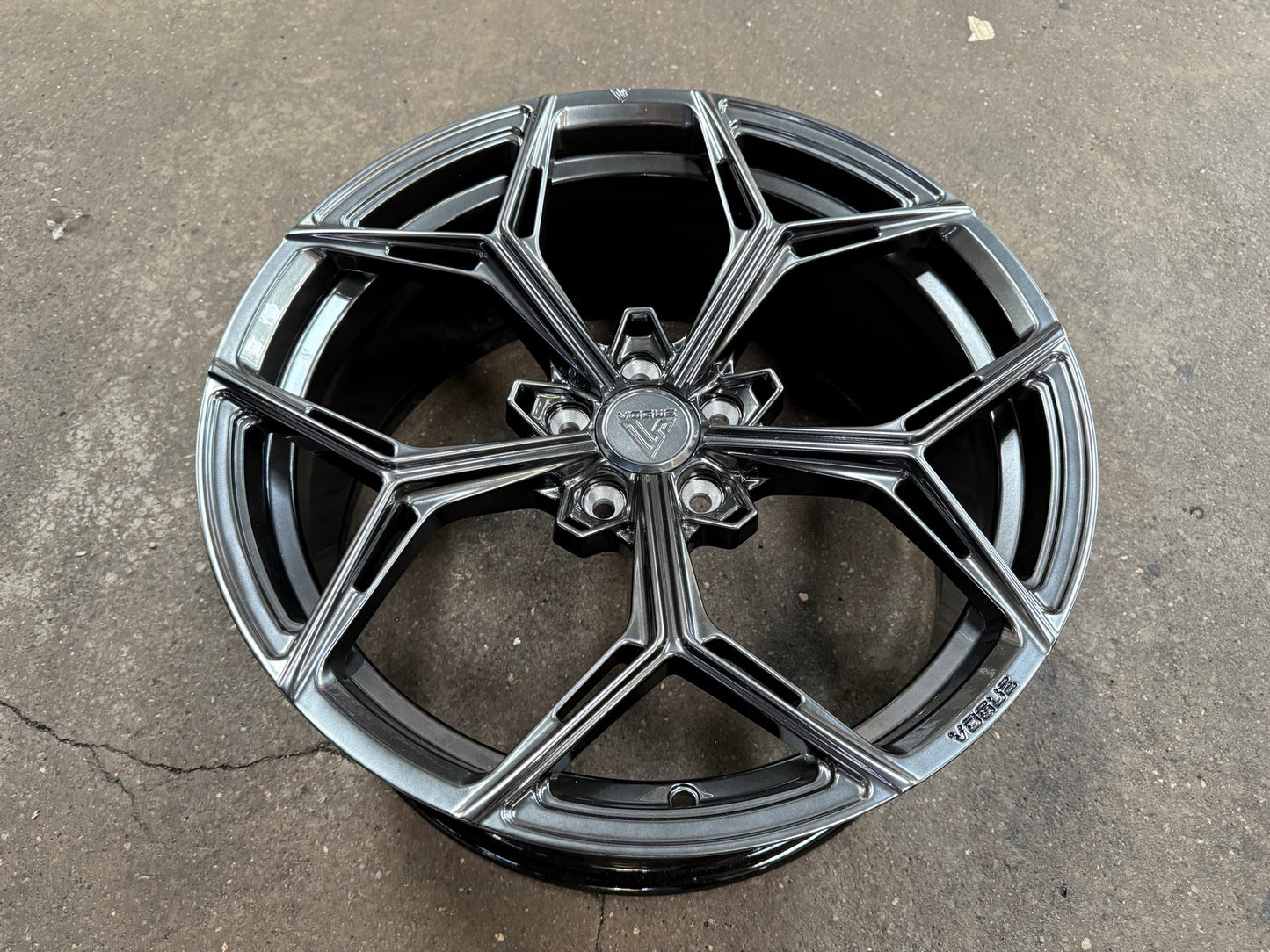 New 19X8.5 ET40 Vogue VWF 128 Rim (4 wheel) Hyper Black 5X108