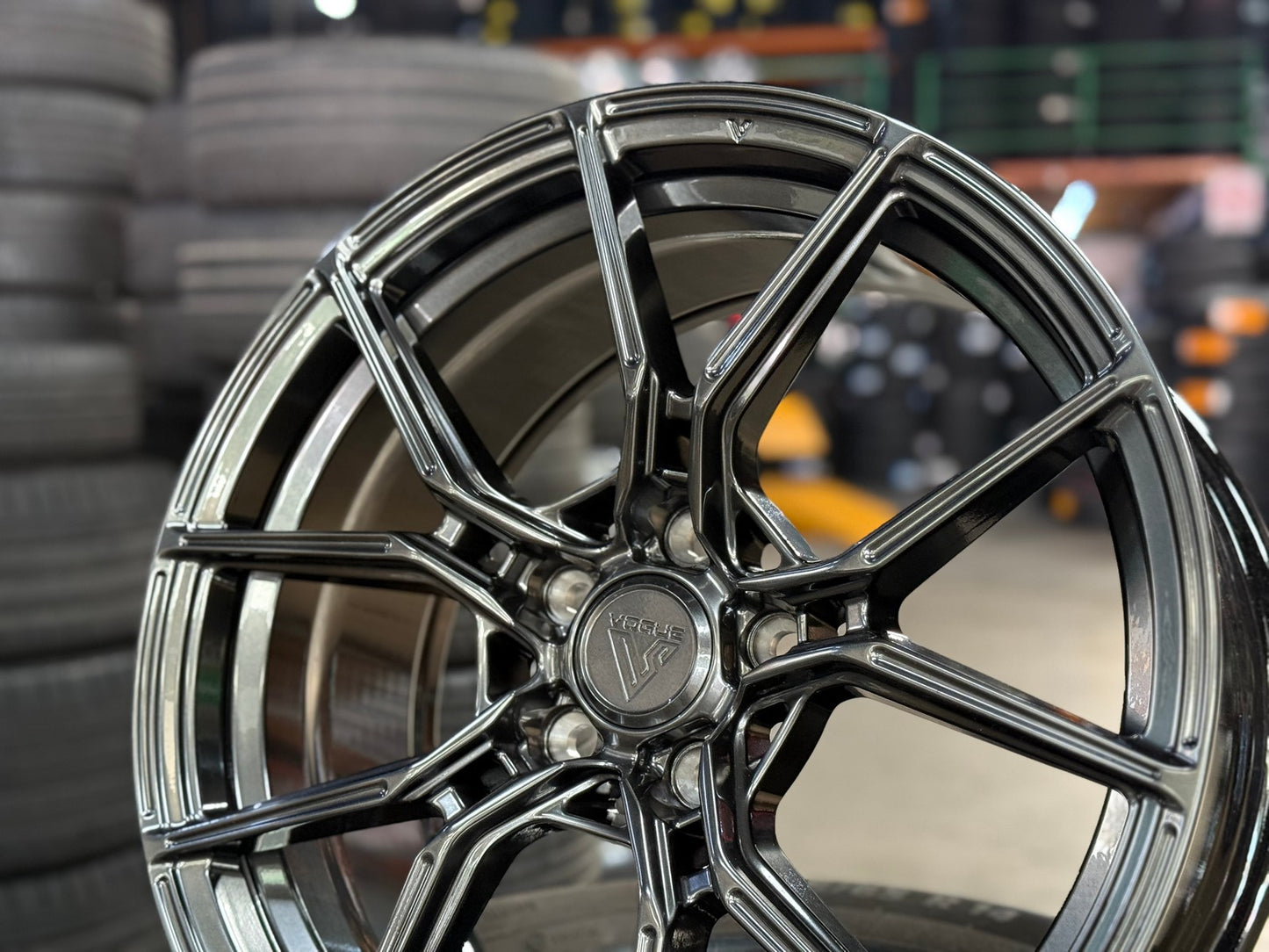 New 18X8.5 ET40 Vogue VWF168 Rim (4 wheel) Hyper Black 5X114.3