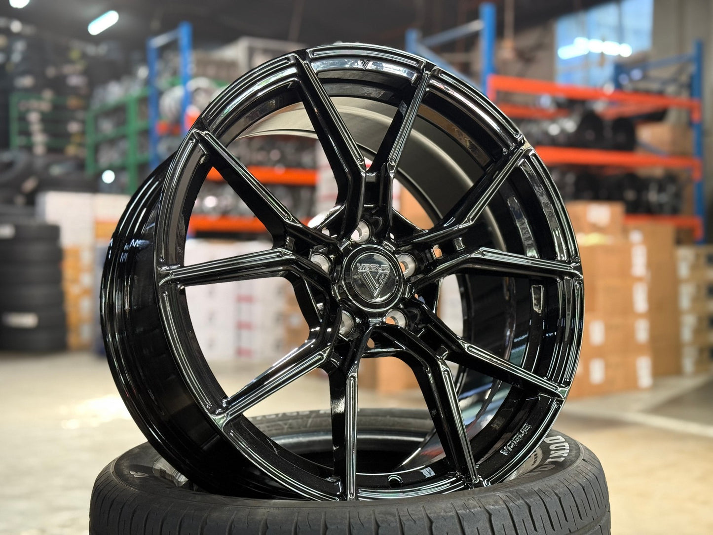 New 18X8.5 ET40 Vogue VWF168 Rim (4 wheel) Gloss Black 5X112