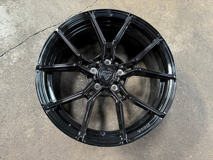 New 18X8.5 ET40 Vogue VWF168 Rim (4 wheel) Gloss Black 5X114.3
