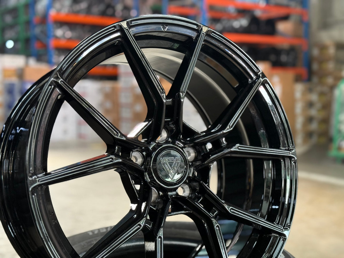 New 18X8.5 ET40 Vogue VWF168 Rim (4 wheel) Gloss Black 5X112