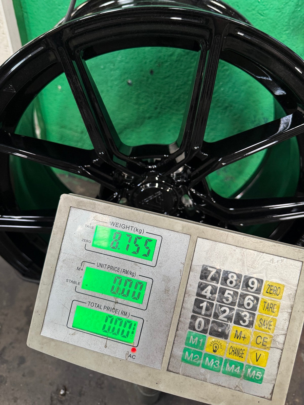 New 18X8.5 ET40 Vogue VWF168 Rim (4 wheel) Gloss Black 5X114.3