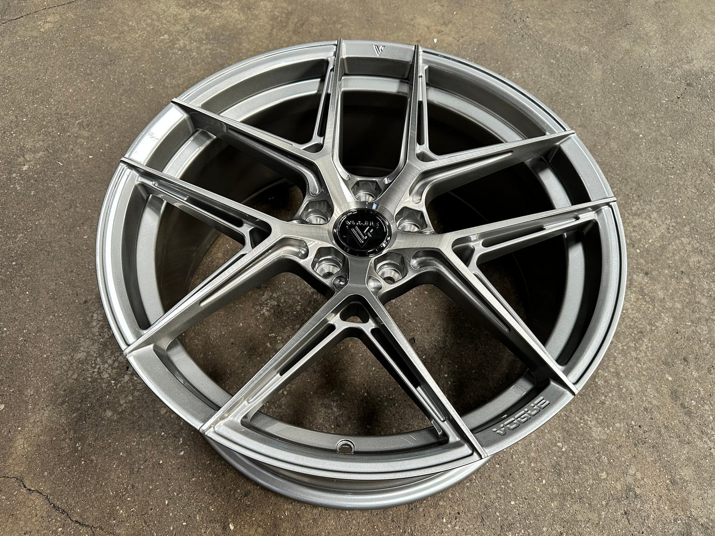 New 20X9 ET38 Vogue VWF19 Rim (4 wheel) Gloss Silver 5X120