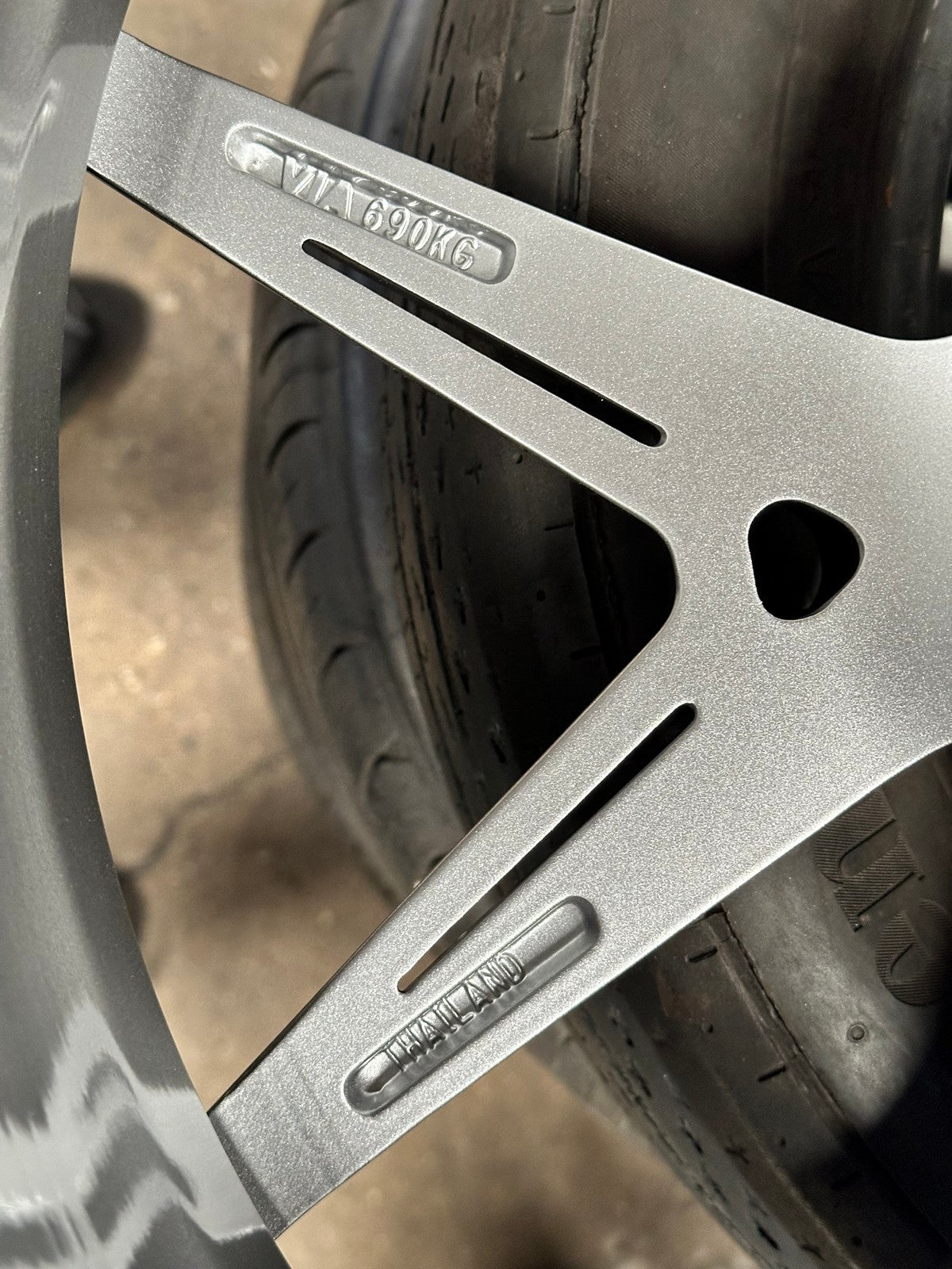 New 20X9 ET38 Vogue VWF19 Rim (4 wheel) Gloss Silver 5X120