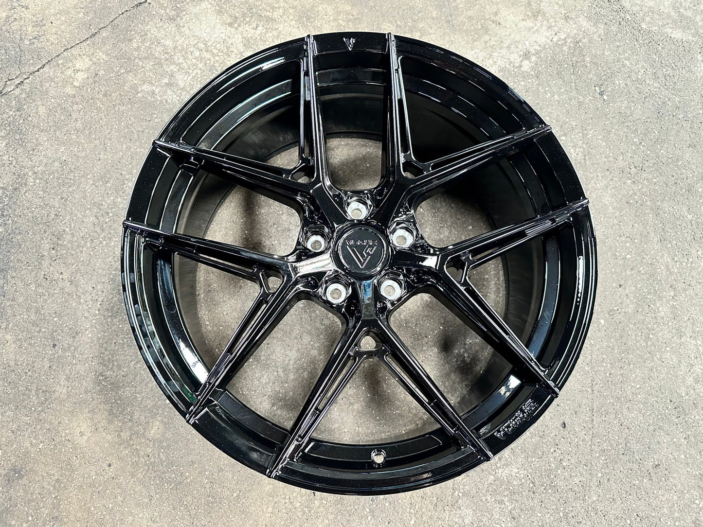 New 20X9 ET38 Vogue VWF19 Rim (4 wheel) Gloss Black 5X120