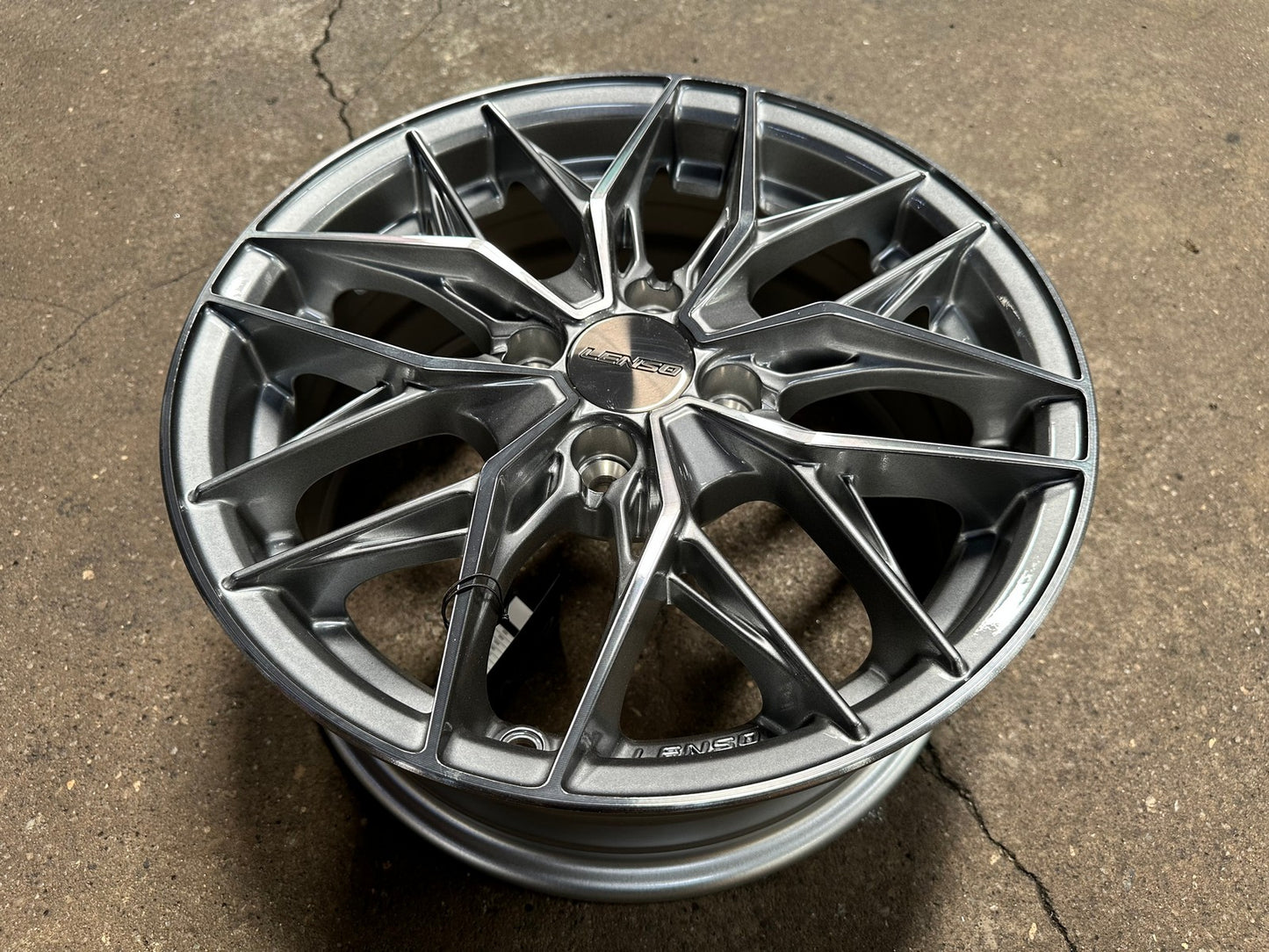 New 15X6.5 ET38 Lenso Yeti Rim (4 wheel) Gloss Silver 4X100