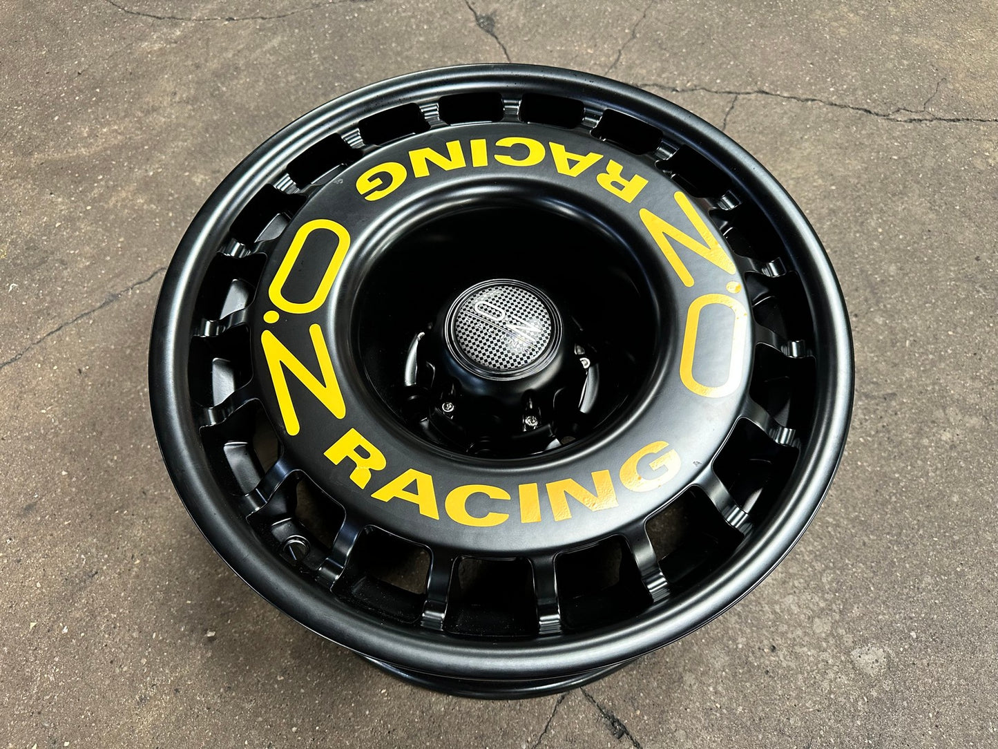 New 16X8.5 ET-15 OZ Rally Rim (5 wheel) Gloss Black 6X139.7