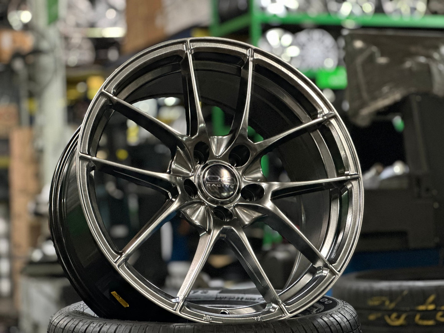 New 18X8 ET42 Z604Rim (4 wheel) Hyper Black 5X112